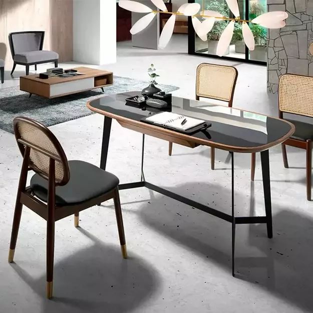 Riešutmedžio rašomasis stalas su juodintu stiklu 3