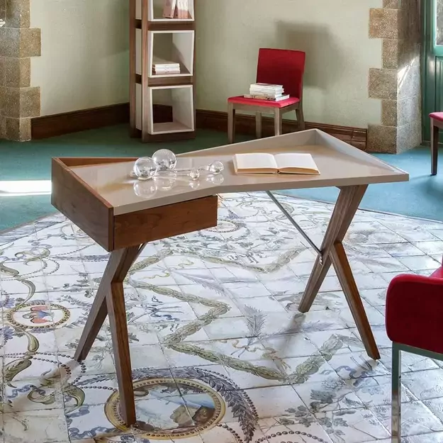 Riešutmedžio darbo stalas 5