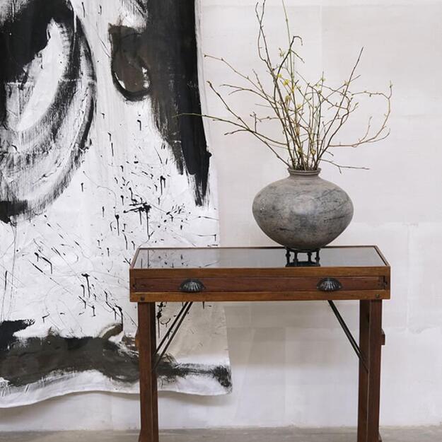 Konsolinis staliukas su skyreliais 3